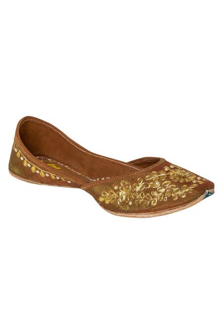 Imlee Jaipur Green Embroidered Floral Juttis Online at Aza Fashions Imlee Jaipur_Green Embroidered Floral Juttis _Online_at_Aza_Fashions