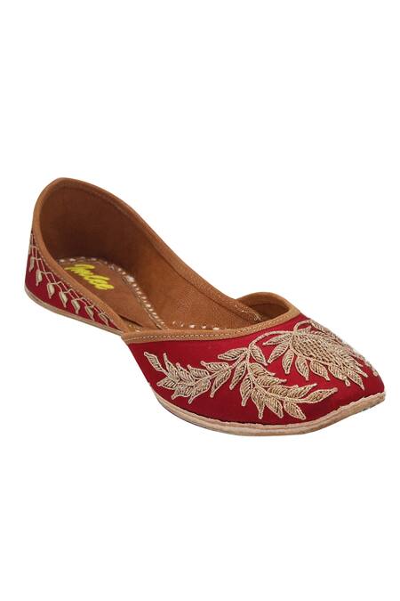 Imlee Jaipur_Red Silk Embroidered Juttis _Online_at_Aza_Fashions
