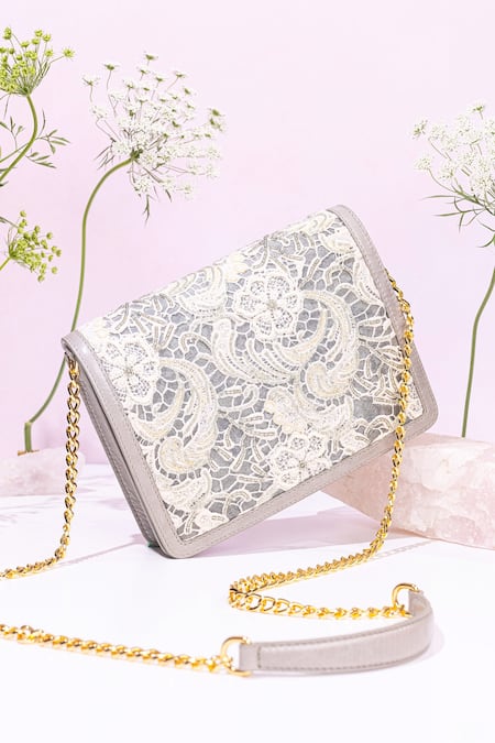 Jute bag with decorative lace - Room Hamper – Kavya Creations