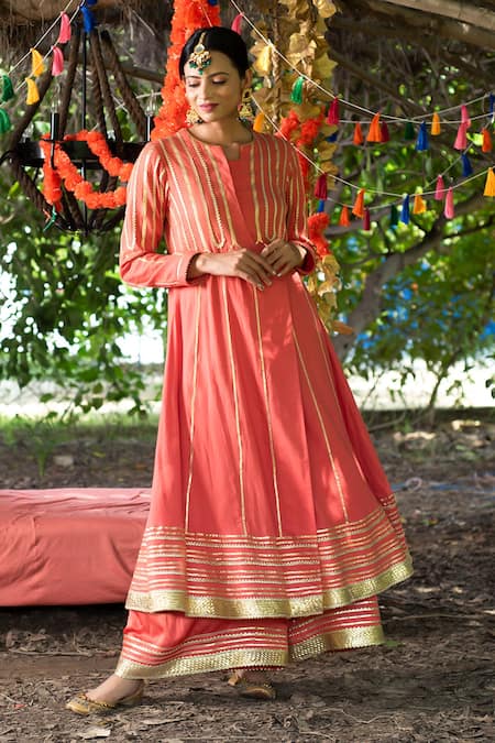 Tanu Malhotra Embroidered Anarkali & Farshi Pyjama Set 