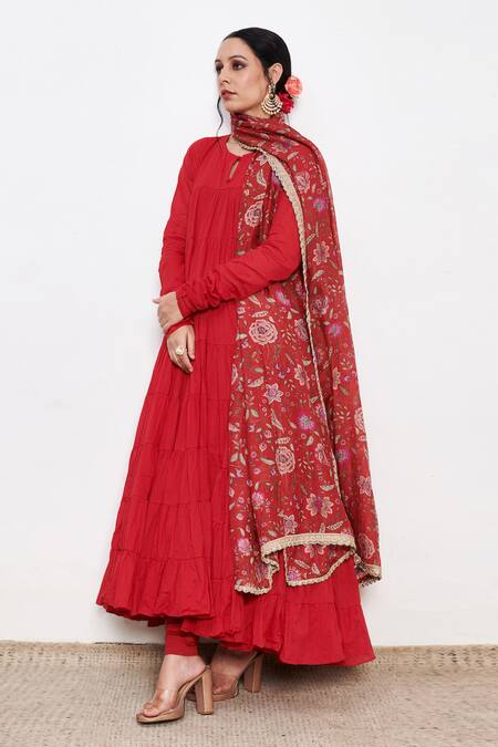 Buy_Itraake_Red Mul Printed Floral Keyhole Raag Anarkali Set With Chanderi Dupatta _Online_at_Aza_Fashions