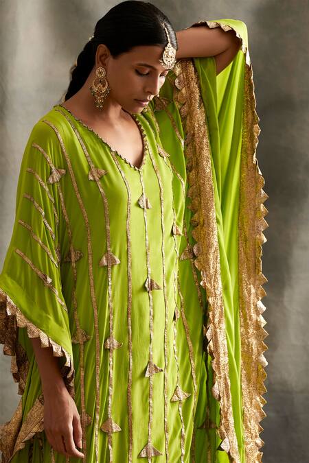 Buy Itrh Green Crepe V Neck Embroidered Striped Kaftan Online at Aza Fashions Buy_Itrh_Green Crepe V Neck Embroidered Striped Kaftan _Online_at_Aza_Fashions