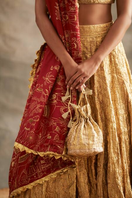 Shop Itrh Gold Linen, Shantoon, Handloom Cotton Lining V Neck Zari Bridal Lehenga Set Online at Aza Fashions Shop_Itrh_Gold Linen, Shantoon, Handloom Cotton Lining V Neck Zari Bridal Lehenga Set_Online_at_Aza_Fashions