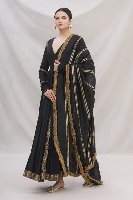 Buy_Itrh_Black V Neck Embroidered Angarkha With Dupatta_Online_at_Aza_Fashions
