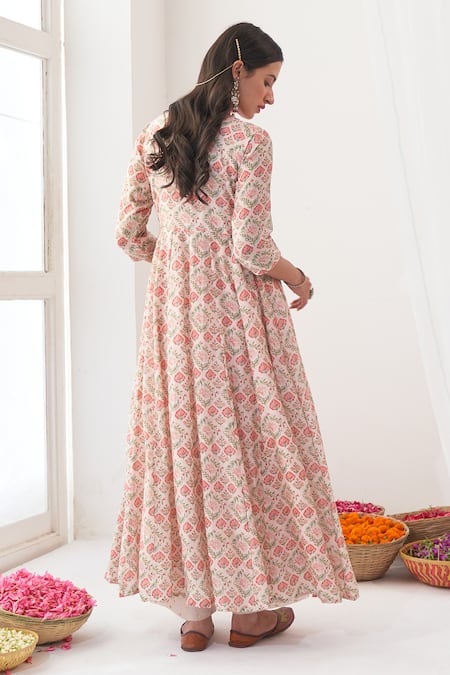 Shop Negra Elegante Off White Organza, Cotton Silk Digital Print, Mirrors Round Peony Anarkali Set at Aza Fashions Shop_Negra Elegante_Off White Organza, Cotton Silk Digital Print, Mirrors Round Peony Anarkali Set _at_Aza_Fashions