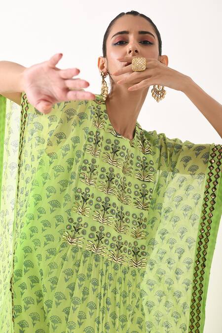 Shop_Pooja Rajgarhia Gupta_Green Georgette Round Printed Kaftan _Online_at_Aza_Fashions