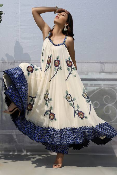 Buy_Pooja Rajgarhia Gupta_White Georgette Round Embroidered Anarkali And Pant Set _Online_at_Aza_Fashions