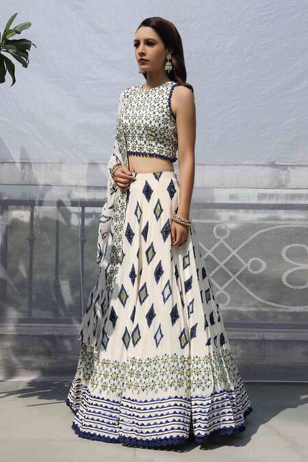 Pooja Rajgarhia Gupta_White Crepe, Georgette Round Embroidered Lehenga Set _Online_at_Aza_Fashions