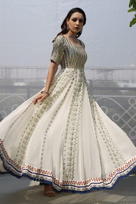 Pooja Rajgarhia Gupta_White Georgette Round Embroidered Anarkali With Dupatta _Online_at_Aza_Fashions