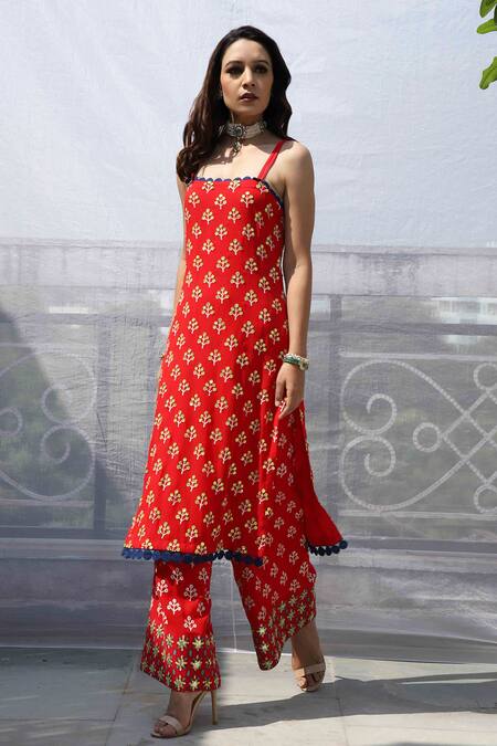 Buy Pooja Rajgarhia Gupta Red Georgette Square Neck Embroidered Kurta Set Online at Aza Fashions Buy_Pooja Rajgarhia Gupta_Red Georgette Square Neck Embroidered Kurta Set _Online_at_Aza_Fashions