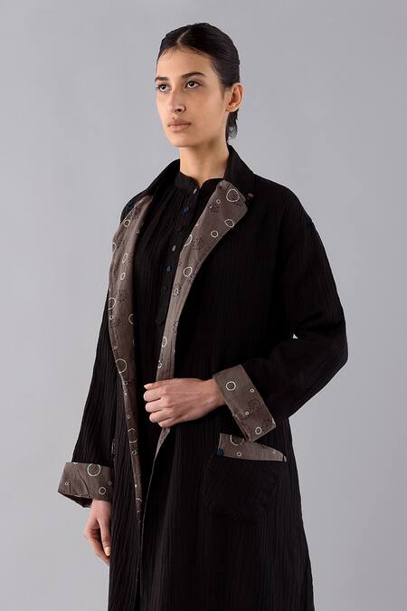 JAYATI GOENKA_Black  Lining Temari Hand Block Print Dyed Reversible Trench _Online_at_Aza_Fashions