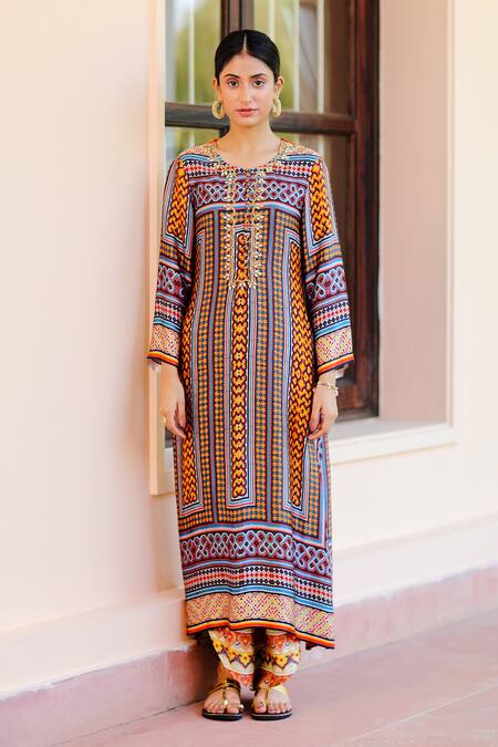 Sage Saga_Multi Color Chiffon, Silk Satin Blend Abstract Round Kumud Print Kurta Set _Online_at_Aza_Fashions