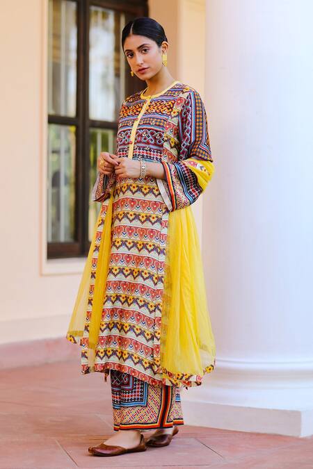 Sage Saga_Multi Color Silk Satin Blend Abstract Round Kumud Print Kurta _Online_at_Aza_Fashions