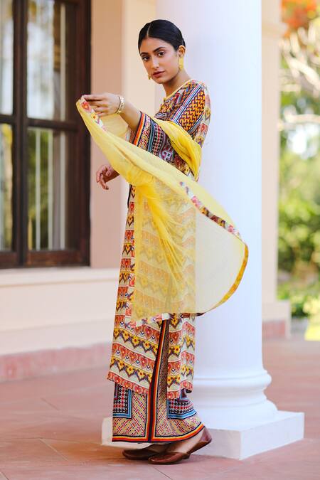 Buy_Sage Saga_Multi Color Silk Satin Blend Abstract Round Kumud Print Kurta _Online_at_Aza_Fashions