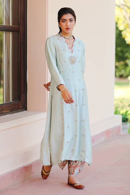 Sage Saga_Green Chiffon, Silk Satin Blend Floral V Neck Kubra Embroidered Kurta Set _Online_at_Aza_Fashions