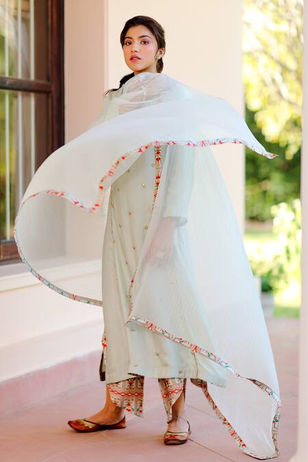 Buy_Sage Saga_Green Chiffon, Silk Satin Blend Floral V Neck Kubra Embroidered Kurta Set _Online_at_Aza_Fashions