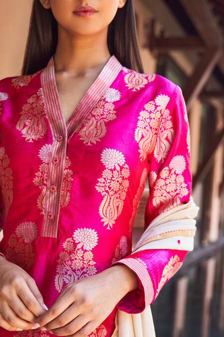 Payal Jain Pink Silk Brocade Kurta Set Online at Aza Fashions Payal Jain_Pink Silk Brocade Kurta Set_Online_at_Aza_Fashions