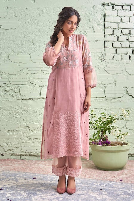 Shop Naaz By Noor Pink Cotton, Organza, Chanderi Mandarin Collar Embroidered Kurta Set at Aza Fashions Shop_Naaz By Noor_Pink Cotton, Organza, Chanderi Mandarin Collar Embroidered Kurta Set _at_Aza_Fashions