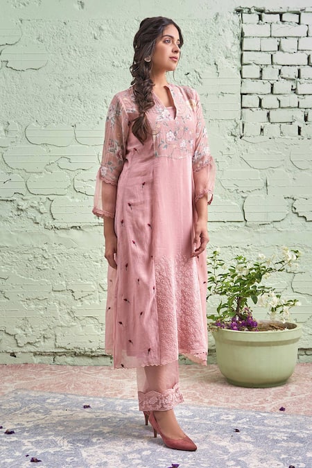 Naaz By Noor Pink Cotton, Organza, Chanderi Mandarin Collar Embroidered Kurta Set Online at Aza Fashions Naaz By Noor_Pink Cotton, Organza, Chanderi Mandarin Collar Embroidered Kurta Set _Online_at_Aza_Fashions