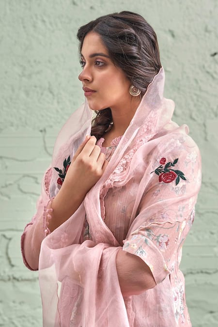 Naaz By Noor Pink Cotton, Organza, Chanderi Round Embroidered Kurta Set Online at Aza Fashions Naaz By Noor_Pink Cotton, Organza, Chanderi Round Embroidered Kurta Set _Online_at_Aza_Fashions
