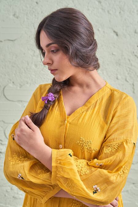 Naaz By Noor Yellow Cotton, Organza, Chanderi V Neck Embroidered Kurta Set at Aza Fashions Naaz By Noor_Yellow Cotton, Organza, Chanderi V Neck Embroidered Kurta Set _at_Aza_Fashions