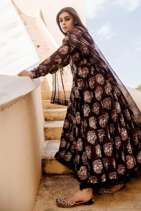 Shop Gulabo Jaipur Black Cotton Floral Boat Print Anarkali Set at Aza Fashions Shop_Gulabo Jaipur_Black Cotton Floral Boat Print Anarkali Set _at_Aza_Fashions