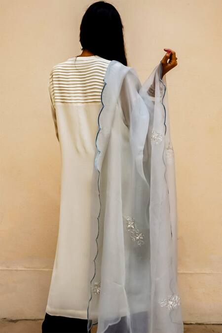 Shop_Jasmine Bains_White Kurta Georgette Pant Crepe Dupatta Silk Embroidered Set _at_Aza_Fashions