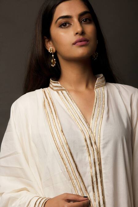 Buy Jasmine Bains White 100% Cotton Band Collar Embroidered Kurta Palazzo Set Online at Aza Fashions Buy_Jasmine Bains_White 100% Cotton Band Collar Embroidered Kurta Palazzo Set _Online_at_Aza_Fashions