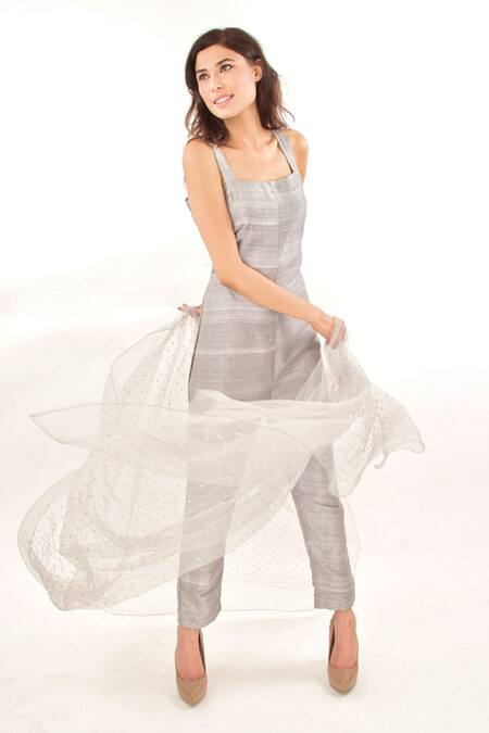 Jasmine Bains_Grey Raw Silk, Tulle Net Plain Square Neck Jumpsuit With Embroidered Dupatta _Online_at_Aza_Fashions