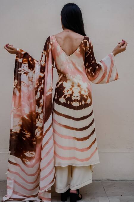 Shop Jasmine Bains Pink Kurta Georgette Pant Crepe V Neck Tie-dye Palazzo Set at Aza Fashions Shop_Jasmine Bains_Pink Kurta Georgette Pant Crepe V Neck Tie-dye Palazzo Set _at_Aza_Fashions