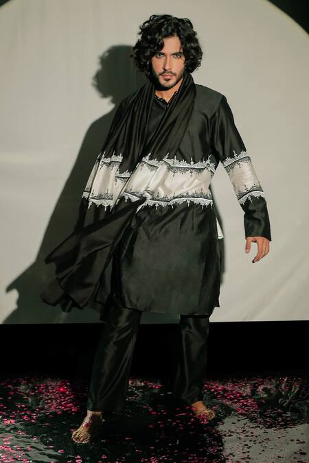 Jubinav Chadha Black Silk Chanderi Floral, Resham Kurta Set Online at Aza Fashions Jubinav Chadha_Black Silk Chanderi Floral, Resham Kurta Set _Online_at_Aza_Fashions