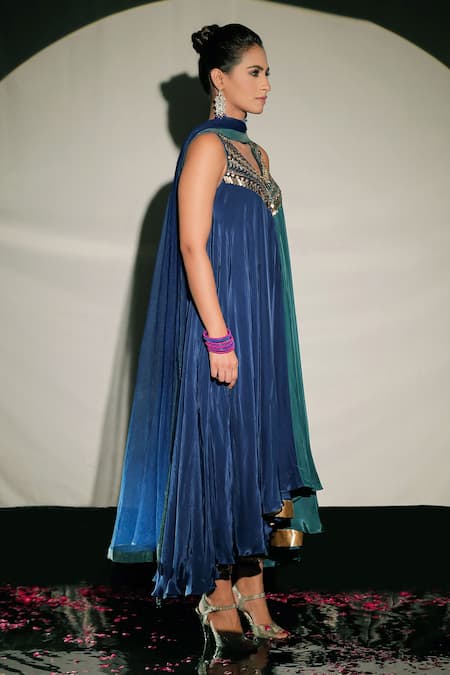 Jubinav Chadha_Blue Tulle, Crepe Beads V Neck Embroidered Asymmetric Kurta Set _Online_at_Aza_Fashions