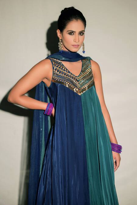 Jubinav Chadha_Blue Tulle, Crepe Beads V Neck Embroidered Asymmetric Kurta Set _at_Aza_Fashions