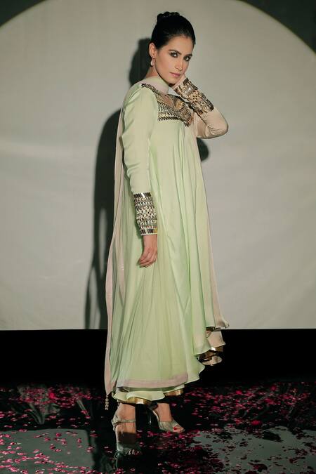 Jubinav Chadha_Beige Tulle, Satin Georgette Beads Wide V Neck Embroidered Asymmetric Kurta Set _Online_at_Aza_Fashions