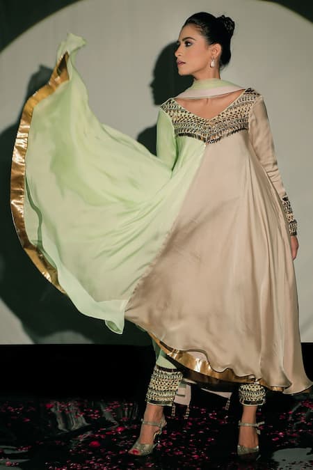 Buy_Jubinav Chadha_Beige Tulle, Satin Georgette Beads Wide V Neck Embroidered Asymmetric Kurta Set _Online_at_Aza_Fashions