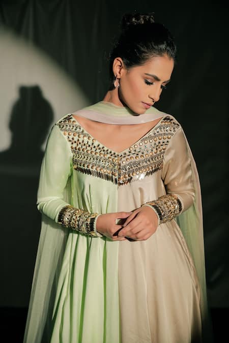 Jubinav Chadha_Beige Tulle, Satin Georgette Beads Wide V Neck Embroidered Asymmetric Kurta Set _at_Aza_Fashions