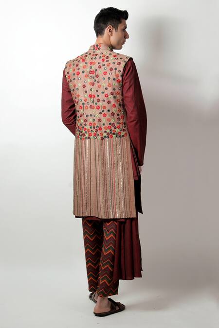 Shop_Jubinav Chadha_Beige Raw Silk Embroidered Floral Motifs Bansi Jacket And Kurta Set _at_Aza_Fashions