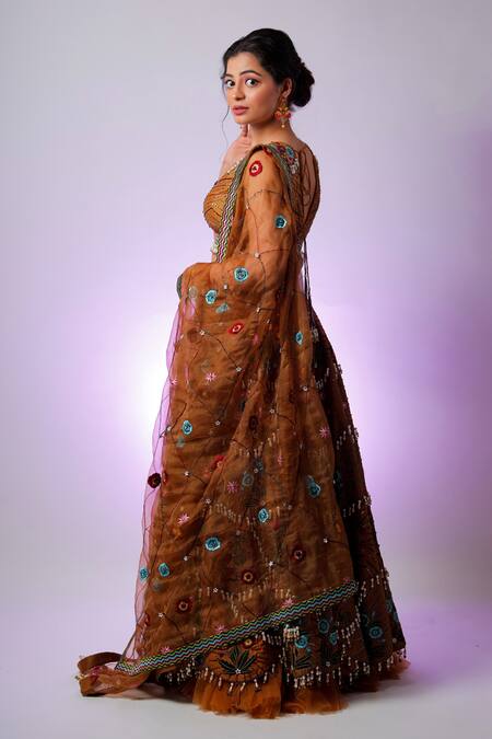 Buy Jubinav Chadha Yellow Organza, Chanderi Floral Motifs Hrdya Embroidered Lehenga Set Online at Aza Fashions Buy_Jubinav Chadha_Yellow Organza, Chanderi Floral Motifs Hrdya Embroidered Lehenga Set _Online_at_Aza_Fashions