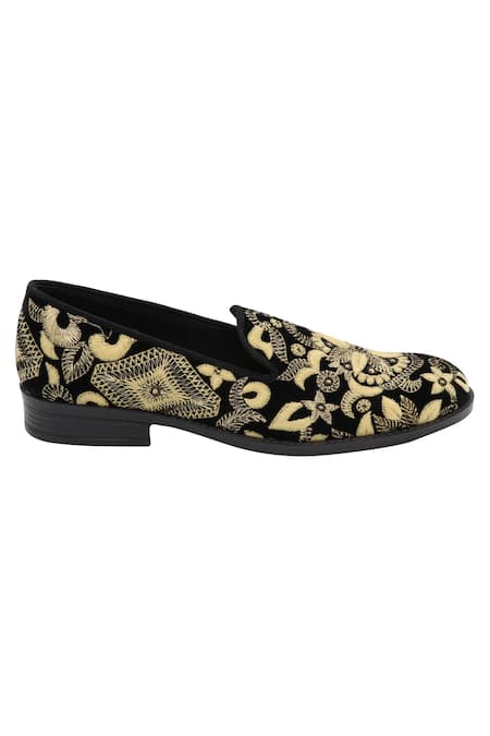 Veruschka By Payal Kothari Black Embroidered Zari Loafers Online at Aza Fashions Veruschka By Payal Kothari_Black Embroidered Zari Loafers _Online_at_Aza_Fashions