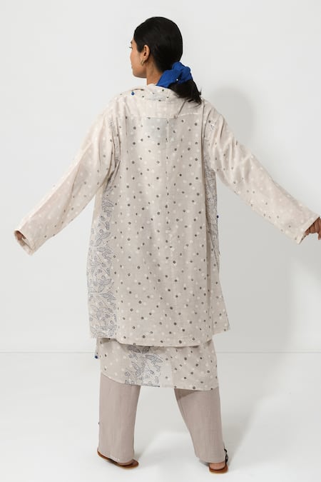 Shop JAYATI GOENKA Grey Cotton Abstract Print And Floral V Neck Overlay Kurta Set at Aza Fashions Shop_JAYATI GOENKA_Grey Cotton Abstract Print And Floral V Neck Overlay Kurta Set _at_Aza_Fashions