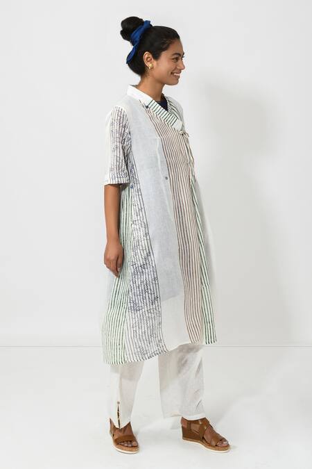 Shop_JAYATI GOENKA_White Cotton Floral And Thread, Stripes V Neck Angarkha Jacket Kurta Set _Online_at_Aza_Fashions