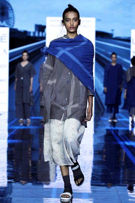 Buy JAYATI GOENKA Brown Cotton Mandarin Collar Handwoven Kurta And Palazzo Set Online at Aza Fashions Buy_JAYATI GOENKA_Brown Cotton Mandarin Collar Handwoven Kurta And Palazzo Set _Online_at_Aza_Fashions