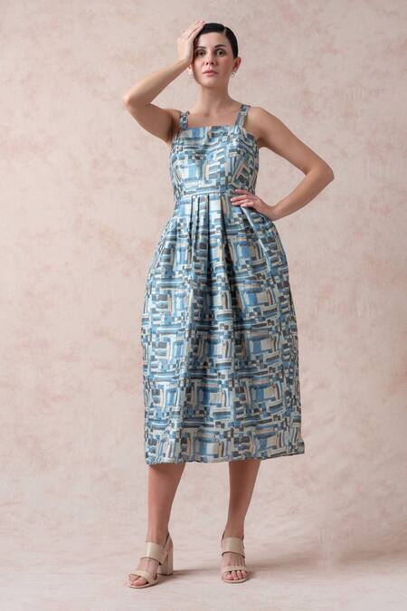 Buy Thetaa Blue Silk, Polyester Square Neck Geometric Print Gown With Shrug Online at Aza Fashions Buy_Thetaa_Blue Silk, Polyester Square Neck Geometric Print Gown With Shrug _Online_at_Aza_Fashions