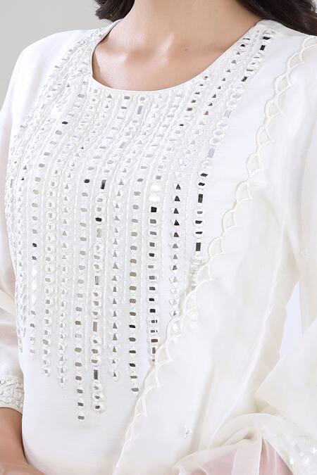 Asaga_White Cotton Pant Mul Cotton Dupatta Organza, Kurta Chanderi Silk Round Set _Online_at_Aza_Fashions