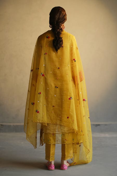 Shop Begum Yellow Kurta And Pant Tissue Dupatta Organza Inner Mulmul V Embroidered Set at Aza Fashions Shop_Begum_Yellow Kurta And Pant Tissue Dupatta Organza Inner Mulmul V Embroidered Set _at_Aza_Fashions