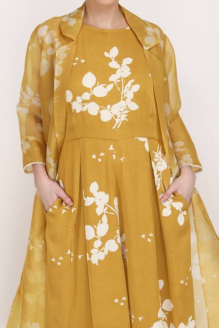 Arcvsh By Pallavi Singh_Yellow Jacket 100% Silk Organza, Jumpsuit Bemberg, Lining Cotton Petal And Set _at_Aza_Fashions