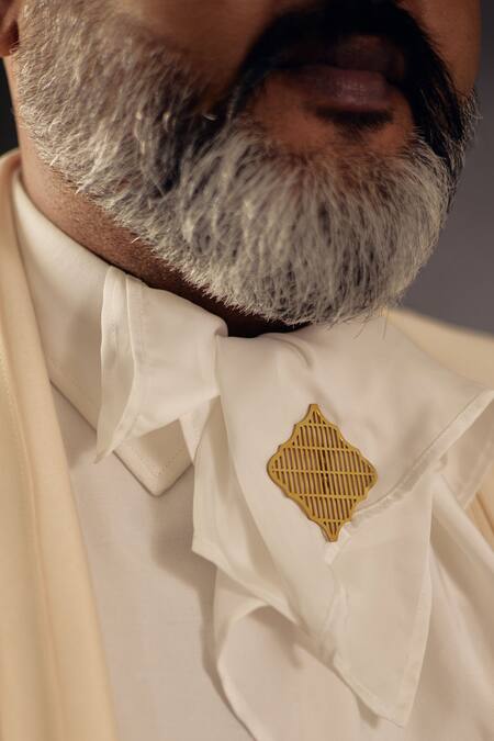 Jatin Malik_Gold Leaf Metal Cutout Kalangi Set Of 2 _Online_at_Aza_Fashions