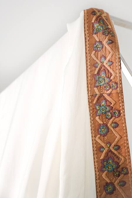 Buy_Jatin Malik_White Embroidered Floral Stole _Online_at_Aza_Fashions