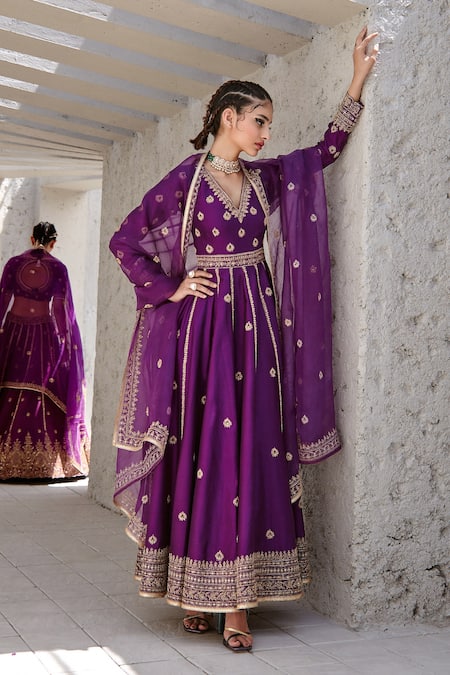 Buy_Jigar Mali_Purple Organza, Chanderi Dori, Floral, Aari Deep V Neck Anarkali Set _Online_at_Aza_Fashions
