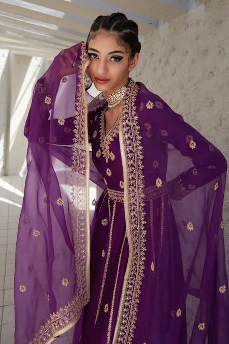 Jigar Mali_Purple Organza, Chanderi Dori, Floral, Aari Deep V Neck Anarkali Set _at_Aza_Fashions